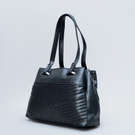 Stylish Black Handbag – Elegant & Versatile